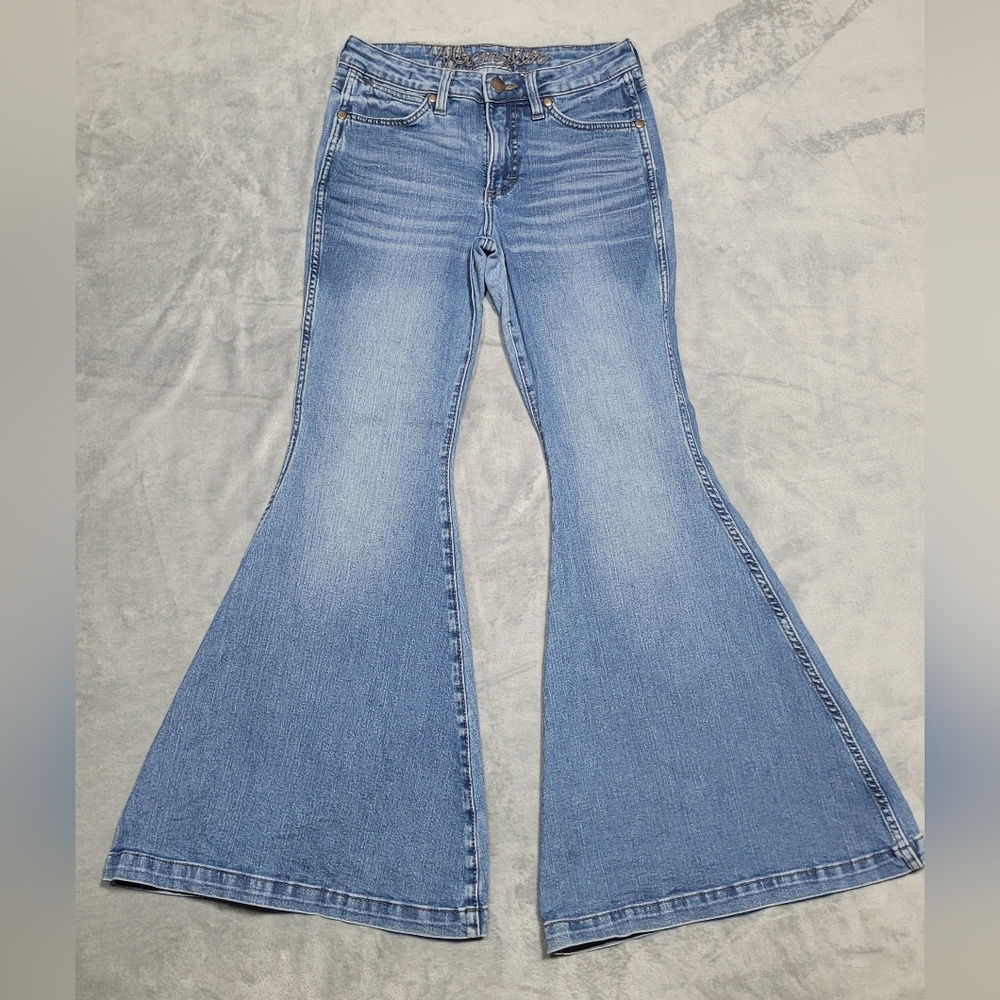 Wrangler Retro High Rise Jeans Womens 27x32 Wide Flare Bell Bottom Boho Western